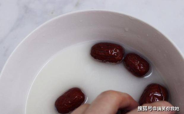 吃什么东西可以去灰尘 fd4899f5bd5f465498e4427baffb84cd.jpeg