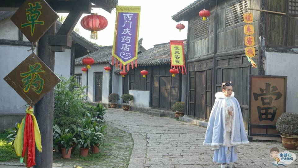 中国最早的影视城，国家首批5A景区堪称“东方好莱坞”，不是横店