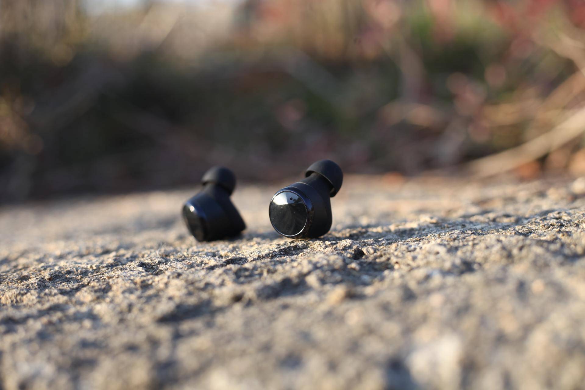 充电5分钟听歌1小时国产动铁耳机人丑声甜