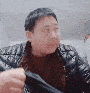 原创
开心一刻:表哥从公司回来的路上,与人发生擦挂,一言不合就打起来了