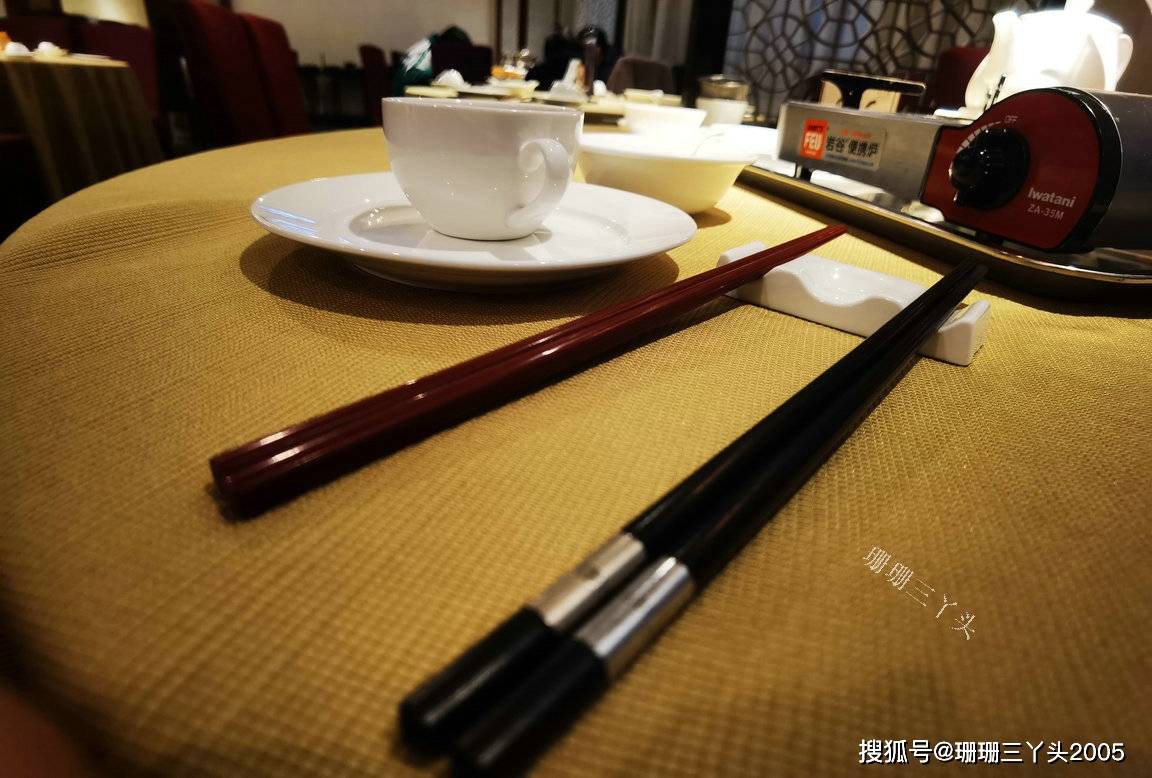 玉环市旅游饭店餐饮行业协会倡议 ：让“公筷公勺”成为就餐标配