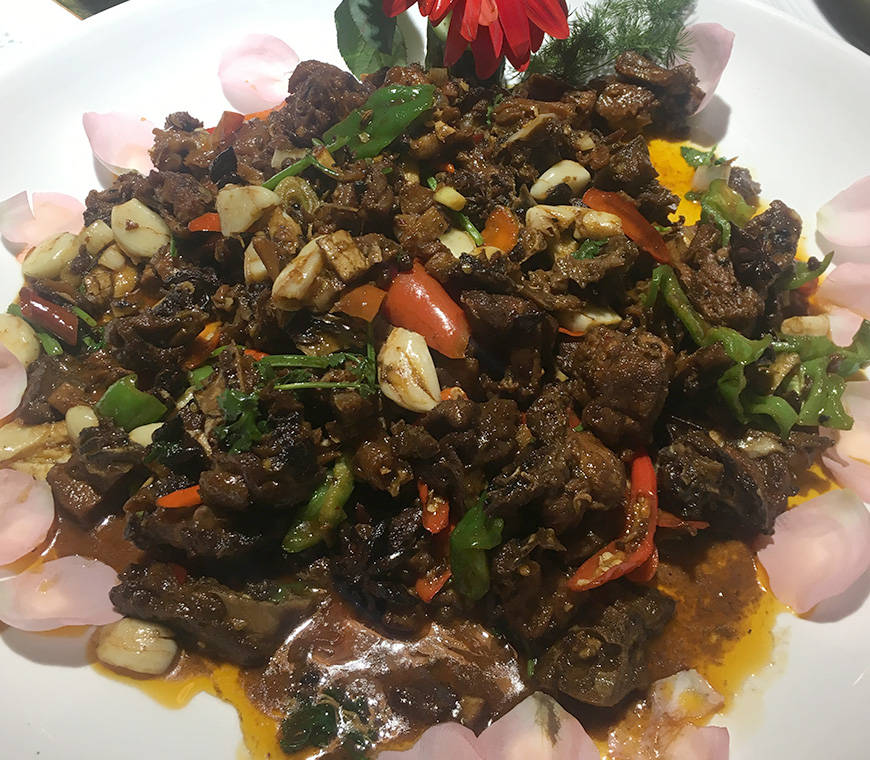 斗鸡肉颜色发红还能吃吗?