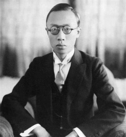 溥仪被逐出故宫时,把它缝在棉衣里不离身,如今成为国宝中的国宝