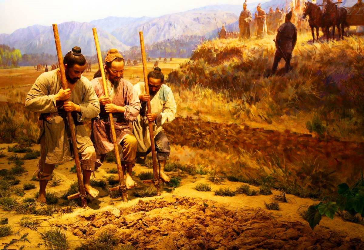 夏,商,周实行是井田制,所谓的井田制就把可耕种的田地人为地划分为井