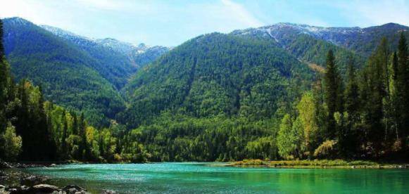 中国非常美丽的4大湖，风景十分优美，能够让人感觉走进大自然