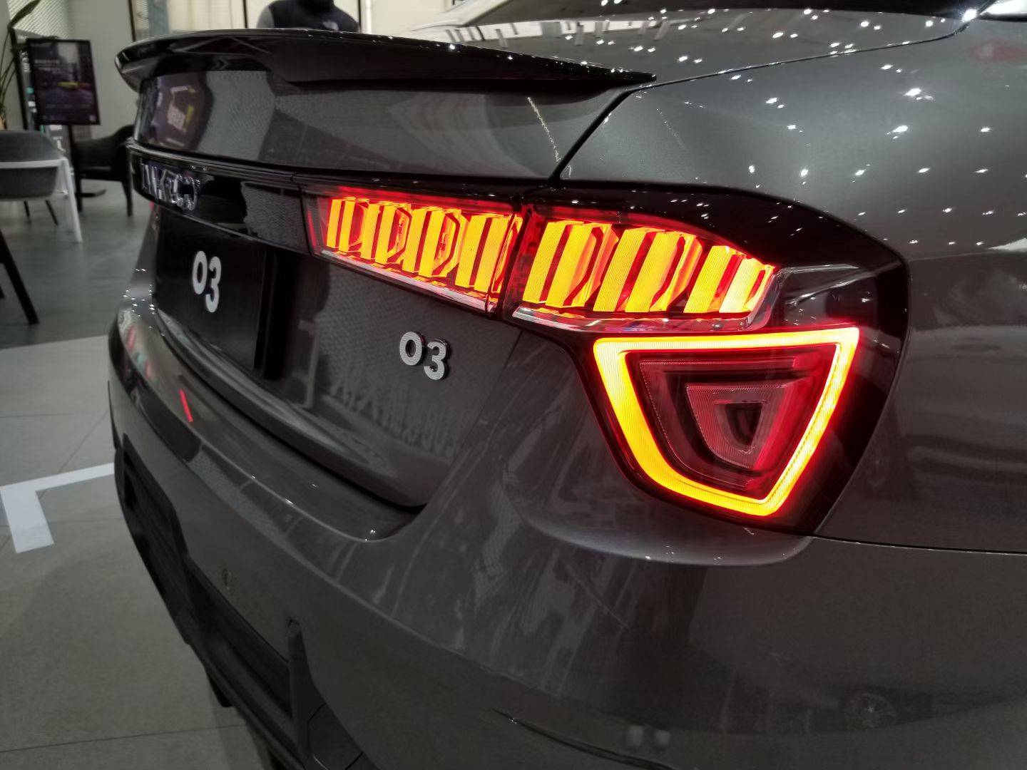 这款领克03再长的腿也坐的下