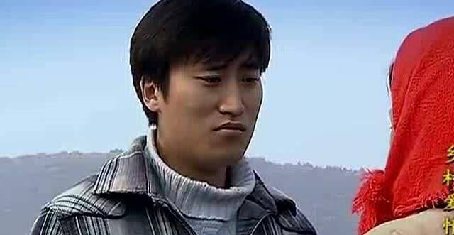 他是赵本山最有钱的弟子家有千亿出来拍戏唱二人转就是玩儿