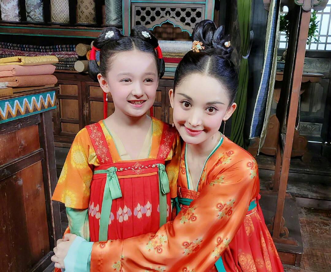 原创风起霓裳热播古力娜扎还有三部新剧搭档陈晓陈伟霆宋妍霏