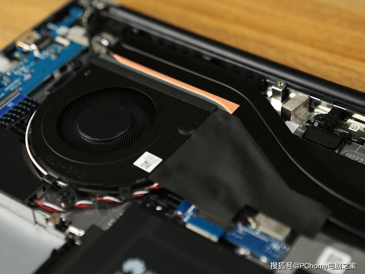 机身|既有高颜值又有爆发力 荣耀MagicBook 15评测