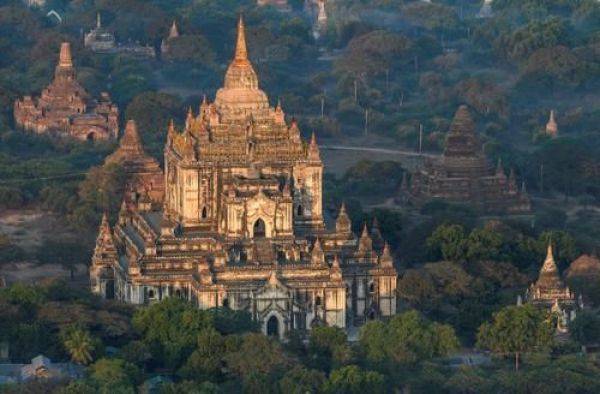 清晨的“万塔之城”——缅甸蒲甘古城
