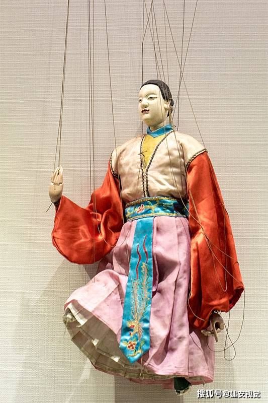 福建泉州牵丝而动的提线木偶演尽了世间的悲欢离合