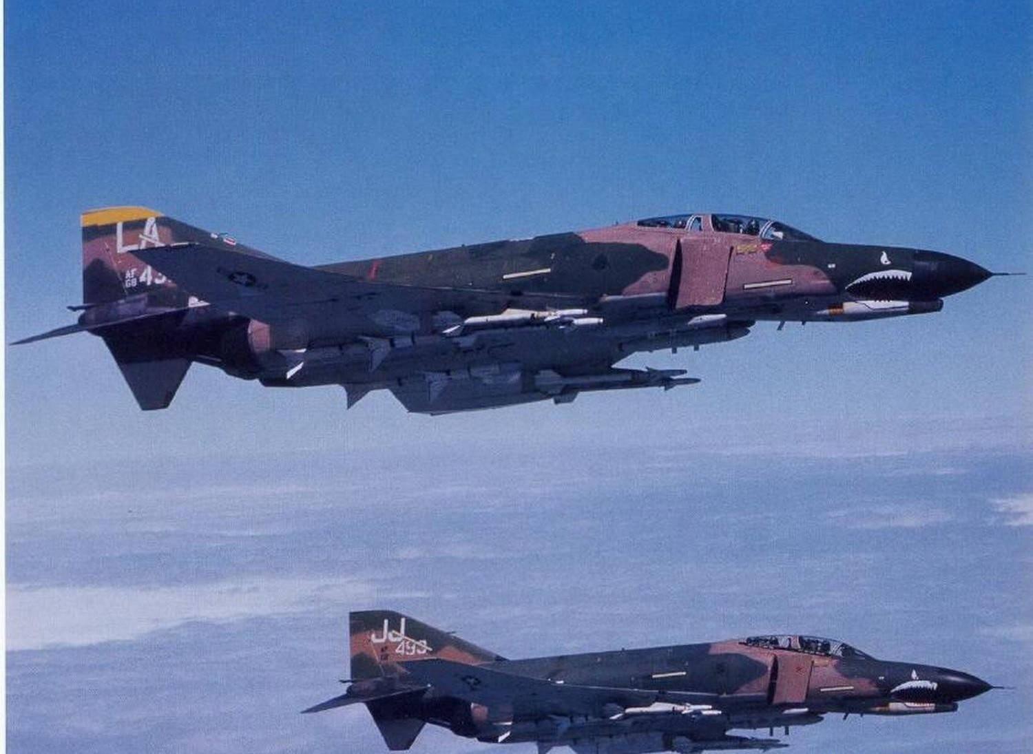 蓝天之下的"鬼怪":f-4战斗机,名副其实的最强二代机?