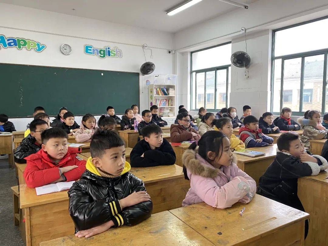 南通市北城小学开展"青春自护·平安春节"主题活动