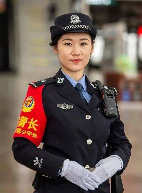 春运首日长铁乘警女子分队飒爽出征