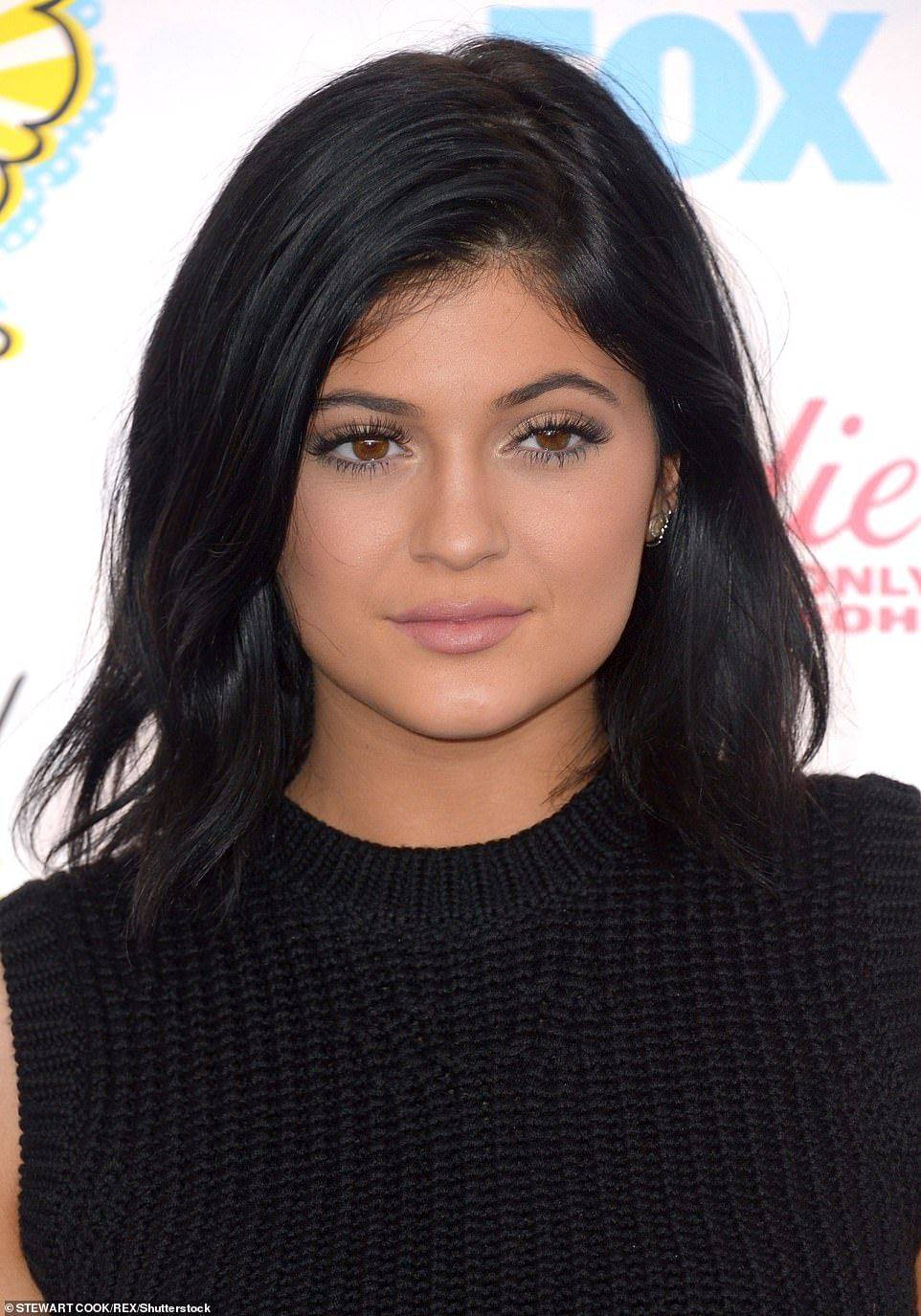 凯莉詹娜变脸记,不认自己整容,医生出来打脸,网友:越整越老