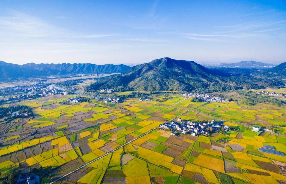 湖坊镇田园秋色夜色如画的秀美乡村—新滩李家丹山碧水之地—新滩