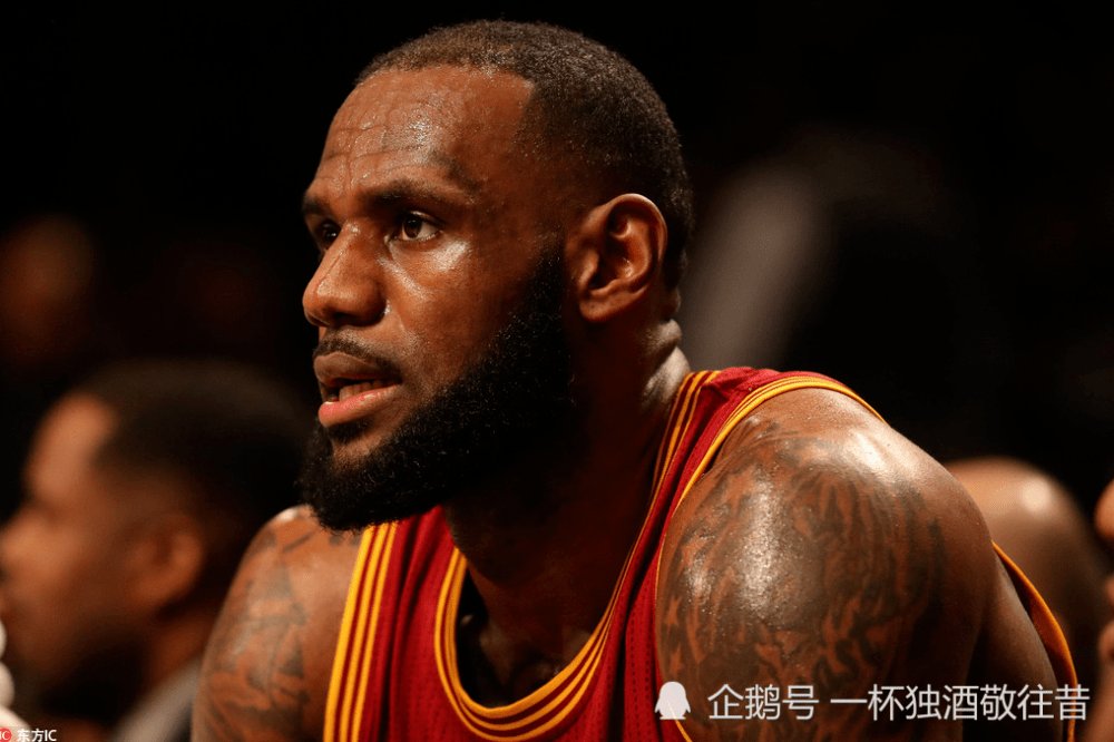 詹姆斯年收入2021 d3b9d3adfe7c4a78bc4f185817e0aaa0.png