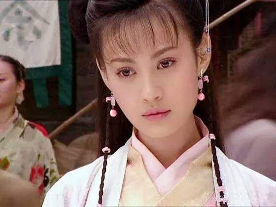 原来小鱼儿与花无缺里的江玉燕一开始是李小冉杨雪来救场的