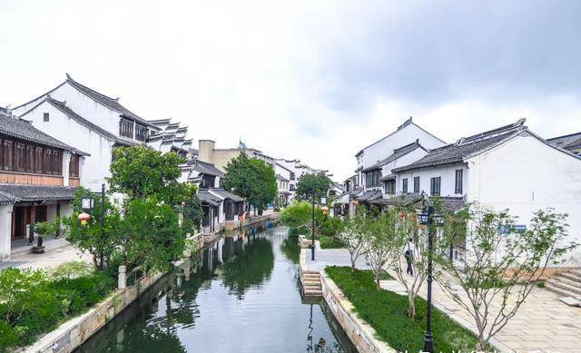 这个江苏古镇虽然被周庄和同里压着，但是却被评为中国十佳村镇