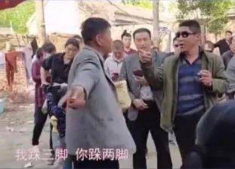 大衣哥家里生活视频 119c09a1e6dc4ae19236d830e25f7c57.jpeg