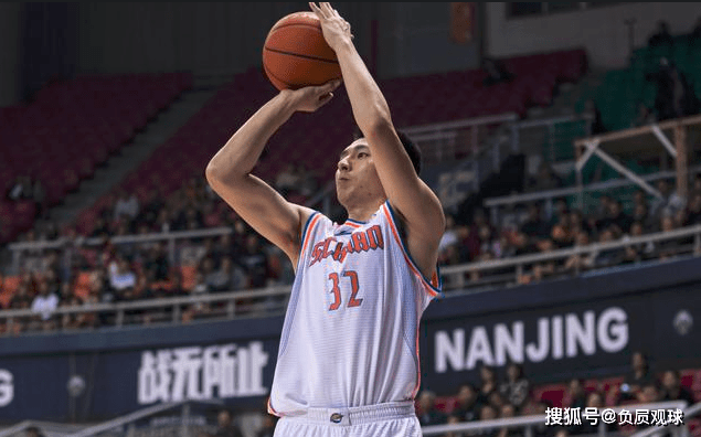 三分球大赛特雷杨 650f07a142da43aba55bcf51e963f67e.png