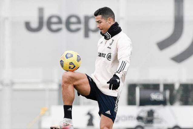 克里斯蒂亚诺·罗纳尔多（Cristiano Ronaldo）今年36岁！年龄越大，恶魔模特儿越多，他仍然是那个年轻人。