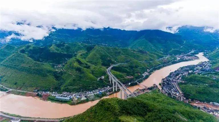 赤水河——北纬28°的中国酱香“龙脉”