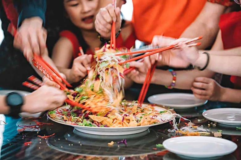 新加坡生活| 传统年俗--捞鱼生,你知道它的起源是什么吗?_活动