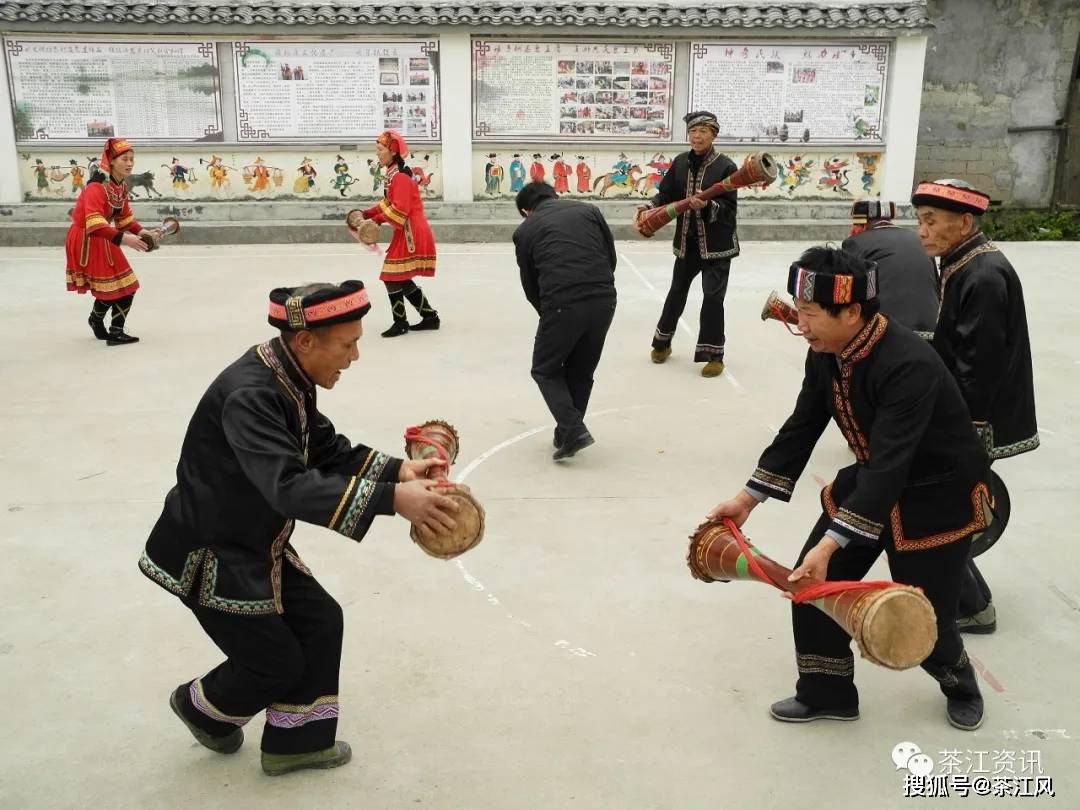 流传数百年的恭城观音水滨吹笙挞鼓舞