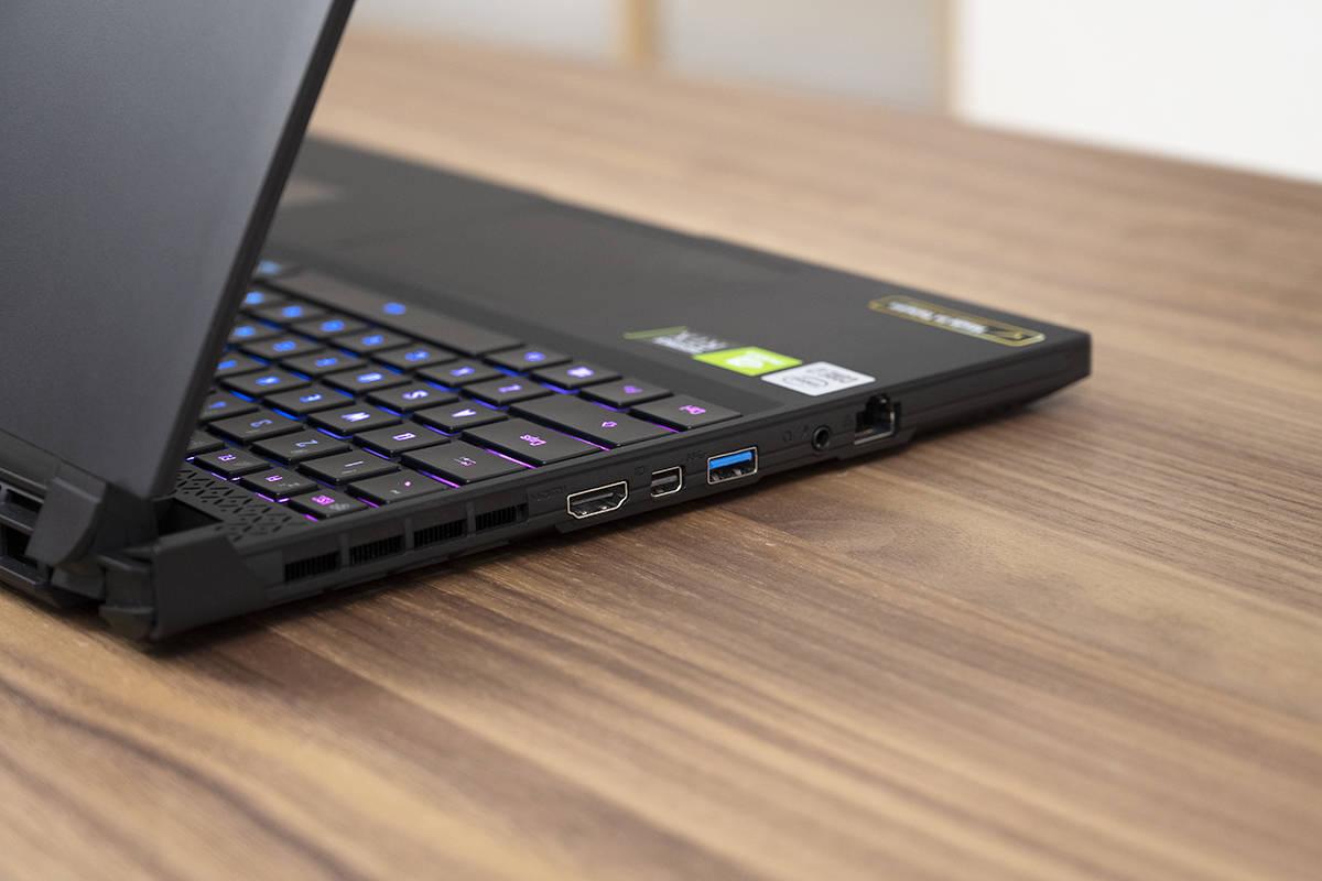 游戏|技嘉AORUS 15G游戏本测评，十代酷睿与30系显卡的硬核