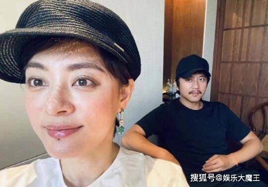 原创孙俪庆与邓超领证11周年，晒不同年份证件照，孙俪变化不大超哥略显苍老