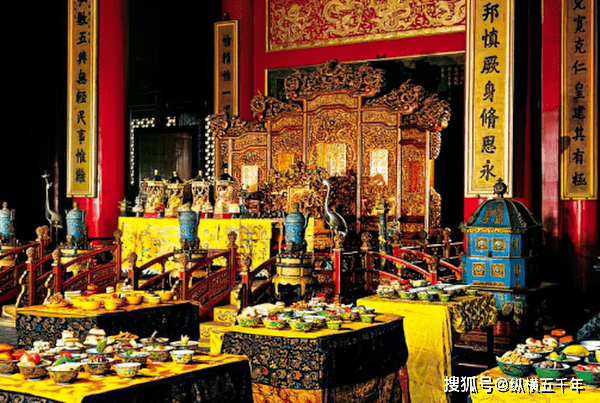 原创乾隆皇帝的年夜饭:一顿饭四十道菜,都有哪些美食?