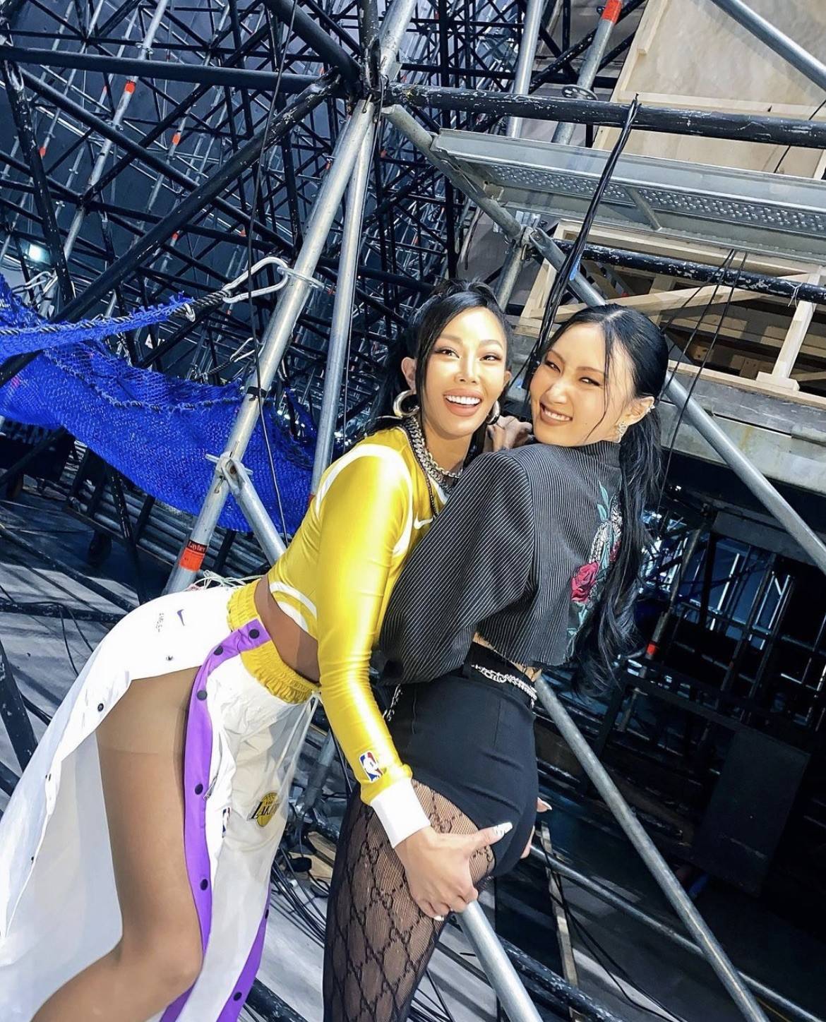 瘦竹竿出局了!华莎,jessi"韩系欧美风"当道,大展性感魅力