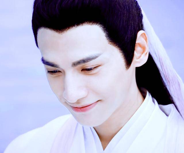 同样是"笑容杀",肖战治愈,王一博温柔,看到任嘉伦:我没了!