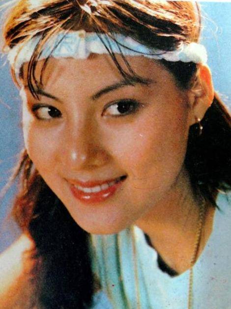 1995年,为爱辞演王熙凤的乐韵,却因母亲的一句话从13楼一跃而下_罗烈