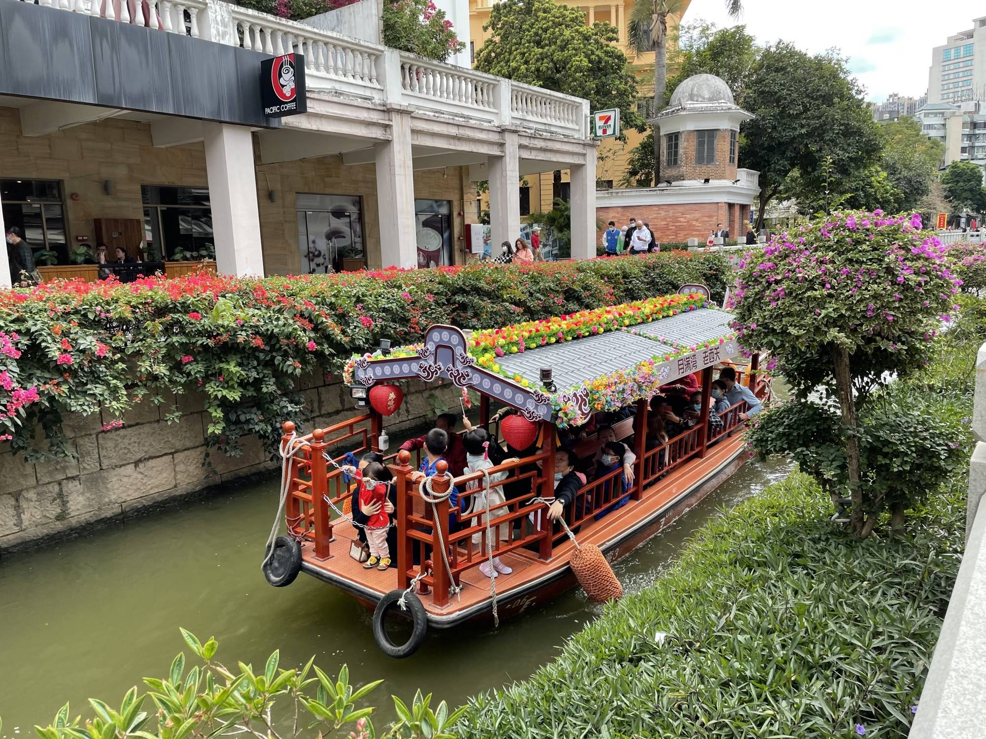 原创广州春节假期好去处,乘船游荔枝湾,感受西关古韵