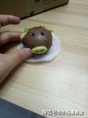 菠菜别再炒着吃了,妹子教你新吃法,孩子两口吃一个,也不挑食了