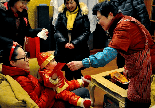 "爸妈先替你保管着",孩子的压岁钱到底算谁的?看你做对了吗