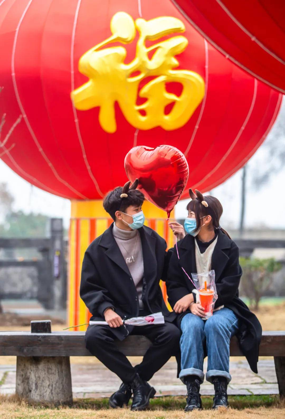 传统春节邂逅浪漫情人节，台儿庄古城处处洋溢着幸福的味道！