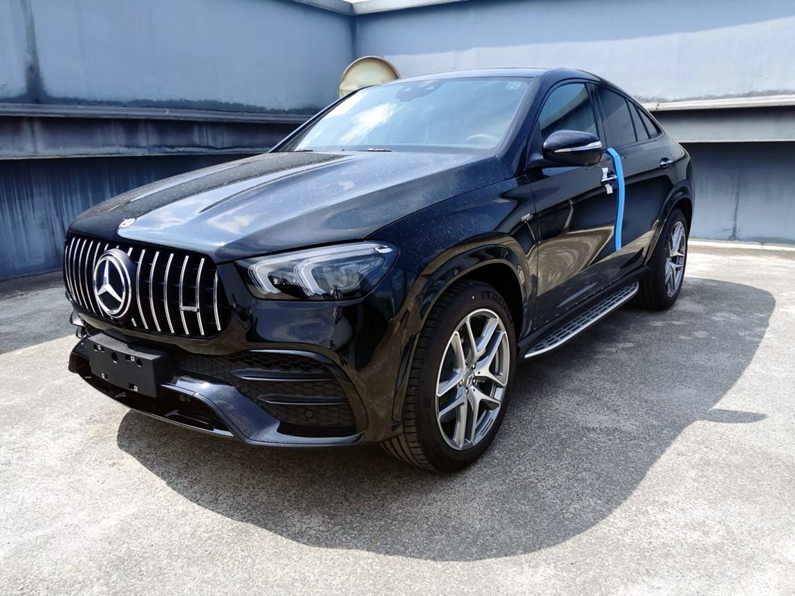 最新款奔驰 gle53 amg coupe 黑外黑内