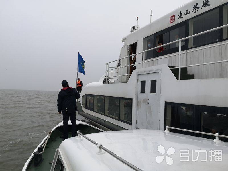 山水01号客船失去动力漂浮苏州太湖上 紧急救助60名游客安全上岸