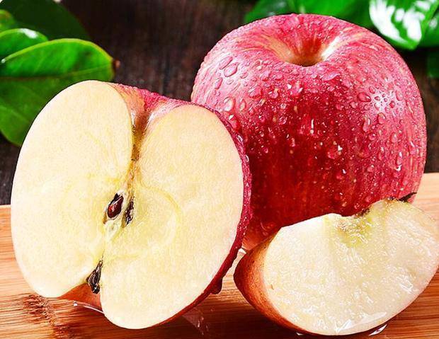 6月天,这4种水果,孩子不妨多吃,营养美味还不贵,给啥肉都不换_苹果