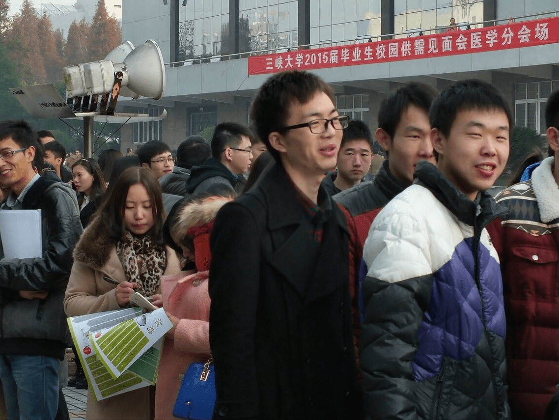 原创大学应届毕业生找工作要注意三方协议别乱签别错失应届生身份