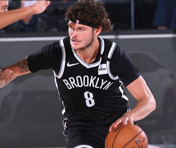 换句话来说,在篮网与太阳的比赛里,泰勒-约翰逊的净胜分达到12分.