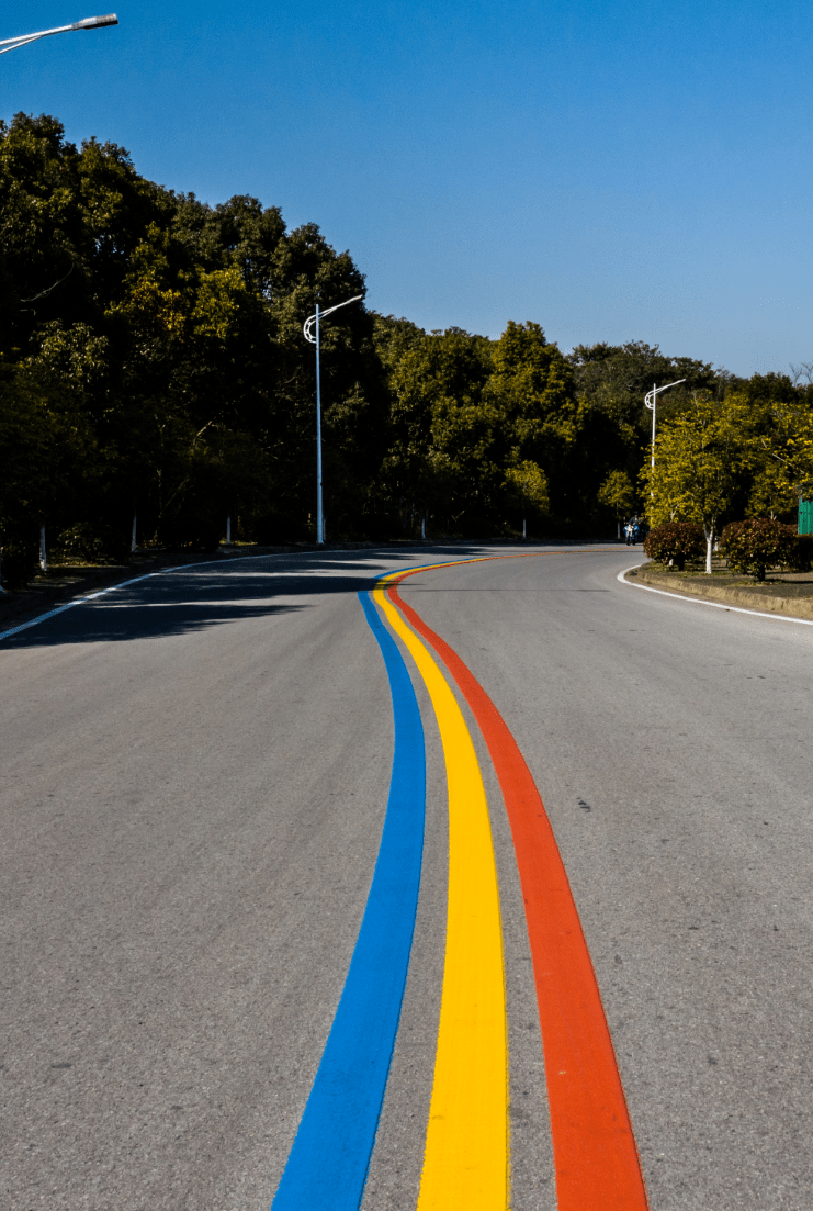 村舍依依望得见山,看得见水在彩色的公路上驱车奔驰东山蟹市场(起点)