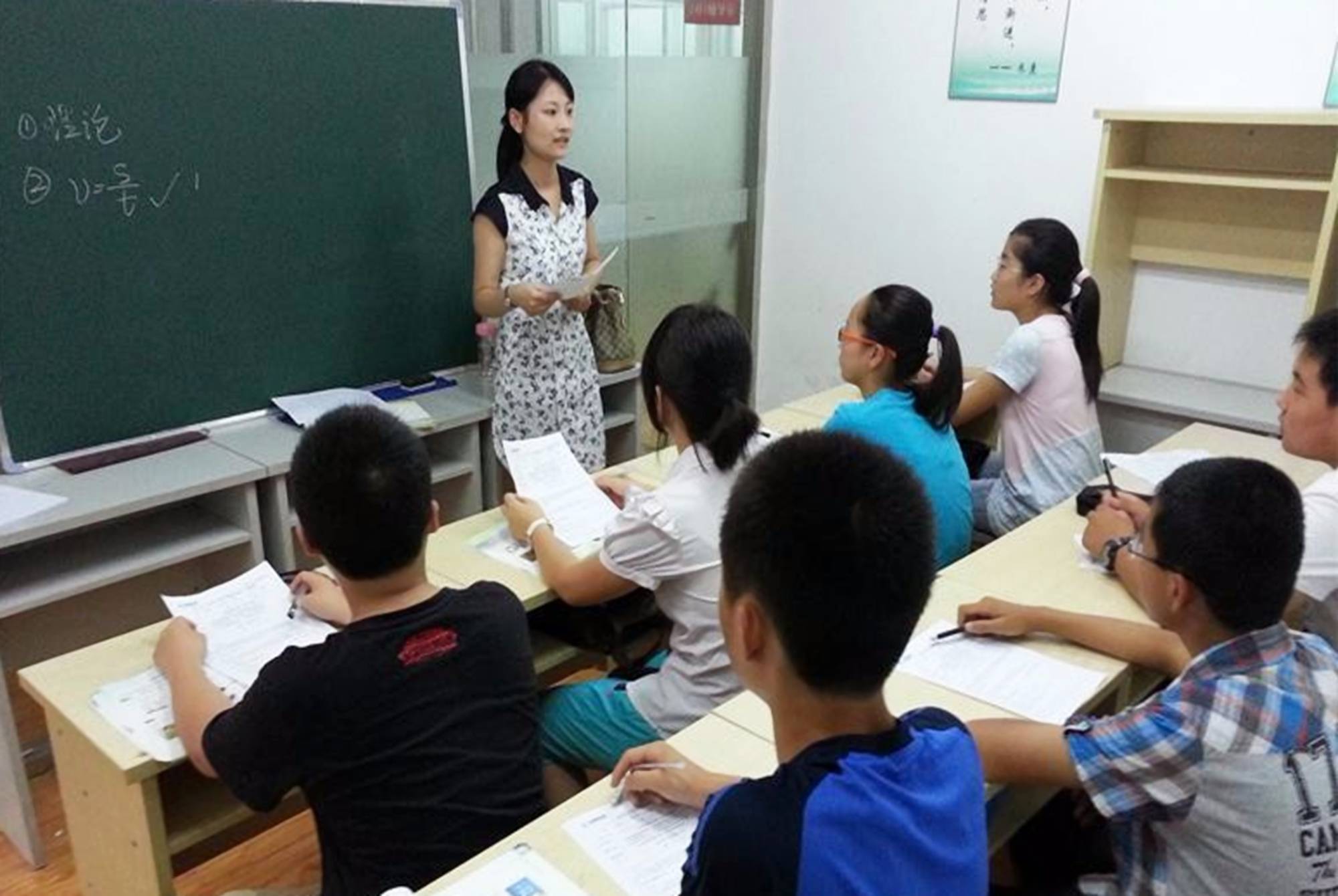 假期要不要给孩子补课?老师的看法道出真谛:与成绩好坏关系不大