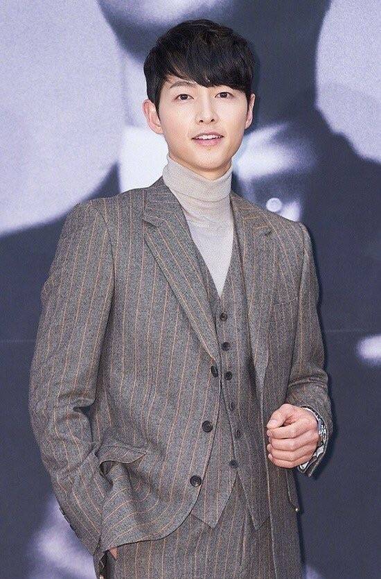 原创宋仲基说意大利语颜值狂飙穿定制西装成华丽的盖茨比太牛