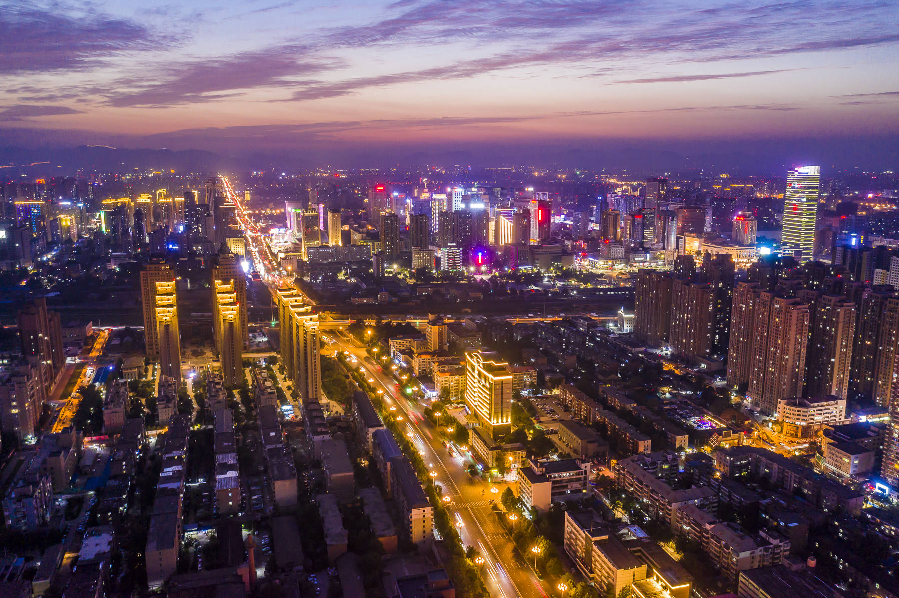 中国五大最美夜景城市，广州、上海、重庆，哪个更具国际范儿？