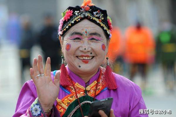 家中亲戚突然想让我当媒人,给堂哥牵线搭桥,我不愿意