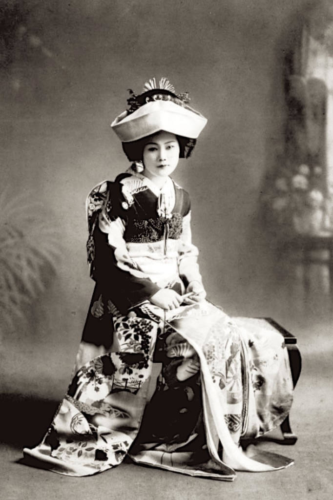 历史老照片:100多年前的日本女性